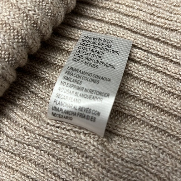 Democracy asymmetrical V Neck Rib Knit sweater size small - Picture 7 of 9